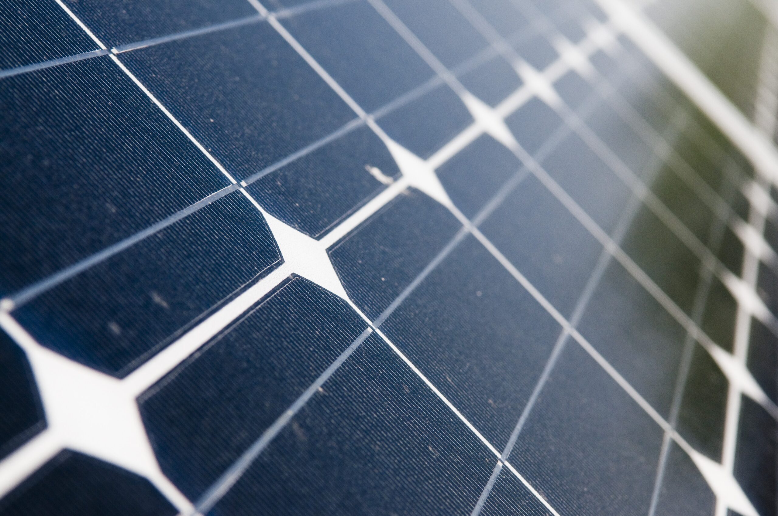  Au-delà de l’indium et de l’argent : vers des cellules solaires plus durables 